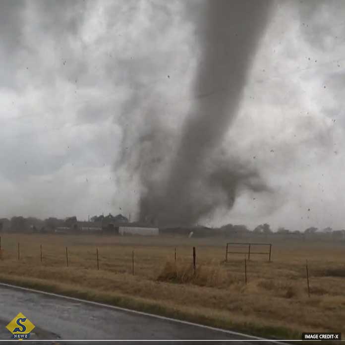 Powerful Tornado Tornadoes America Powerful Tornado Tornadoes America