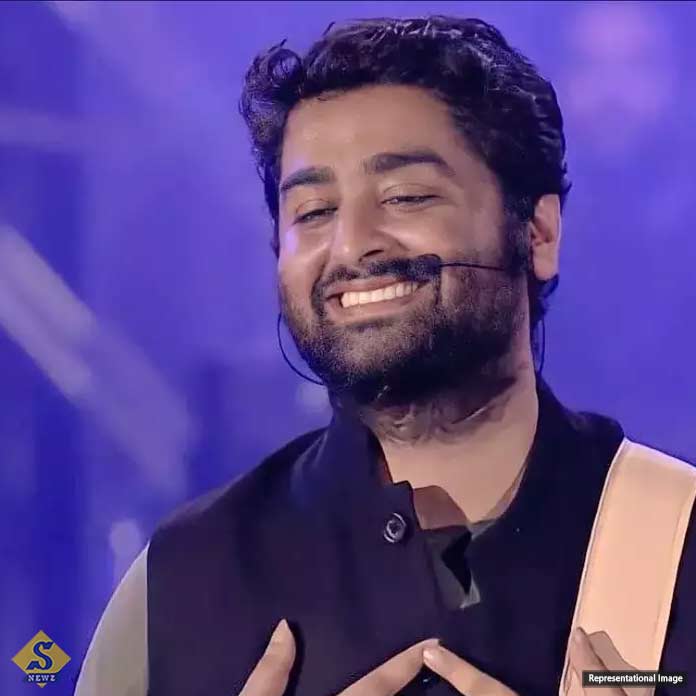 Arijit cut his nails in the middle of the song