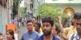 GANGULY BAGAN A DOLIYO KORMIDER MAAR CPM ER BIKKOVE SRIJAN