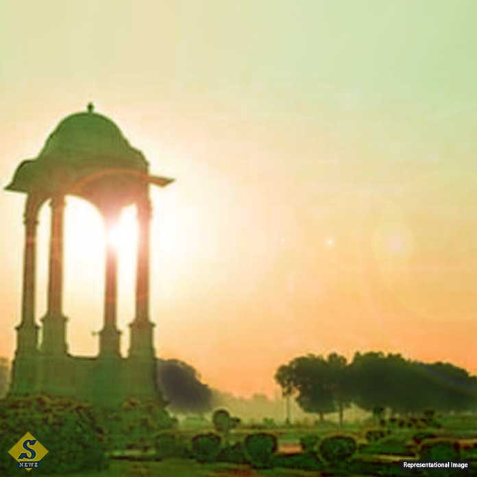 Heat wave in 4 states Delhi ravaged by heat