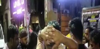 কড়েয়ায় ক্যাফের সামনে স্ত্রীকে খুন স্বামীর KOREYA HUSBAND TRY TO KILL WIFE