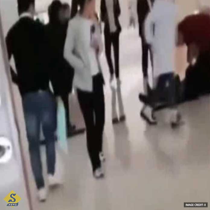 Knife attack on Chinese hospital 10 dead Knife attack on Chinese hospital 10 dead