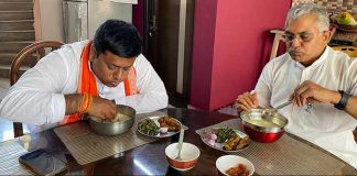 ট্রেনে চেপে মনোনয়ন হিরণের, রতুয়ায় রোড শো দেব-র TRAIN A CHEPE MONONAYAN HIRAN ER PANTA LUNCH SUKANTA DILIP ER