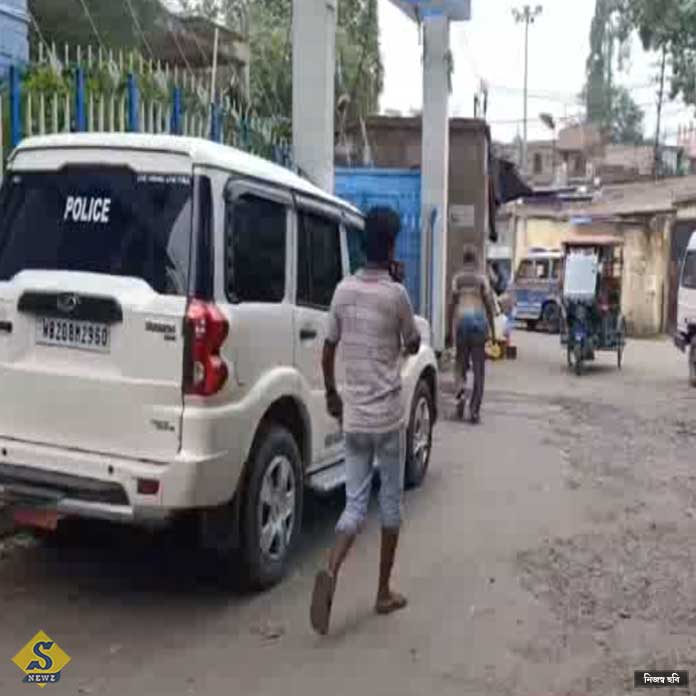2 friends dead in bike lorry collision in Narendrapur