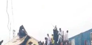 হেল্প ডেস্ক খুলল রেল, ঘুরপথে চলছে রাজধানী-বন্দে ভারত BARCHHE MRITYU SONKHA UDBEG O