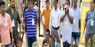 BJP candidate Abhijeet in Diamond Harbor dharna