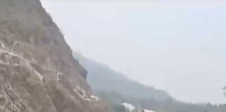 রুদ্রপ্রয়াগে ২৩ জন যাত্রী নিয়ে খাদে গাড়ি, মৃত ৮ Car with 23 passengers falls into ditch in Rudraprayag 8 dead