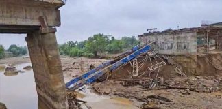 ঝাড়খণ্ডের ভাঙল নির্মীয়মাণ সেতু Construction bridge in Jharkhand was broken