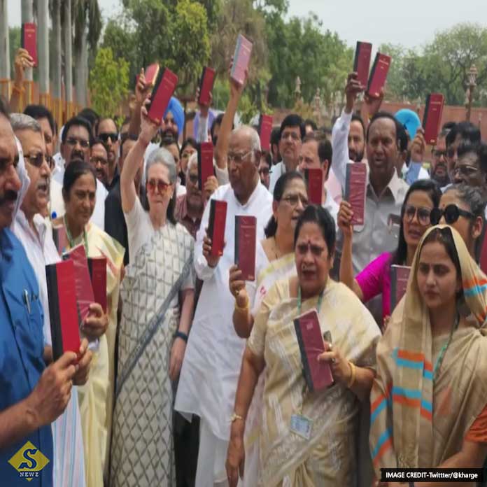 Demonstration of India in Lok Sabha square