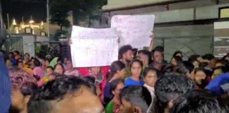 তারাতলায় পোর্টের জমিতে উচ্ছেদ, ফিরহাদের বাড়িতে বিক্ষোভ FIRHAD ER BARIR SAMNE BIKKHOV