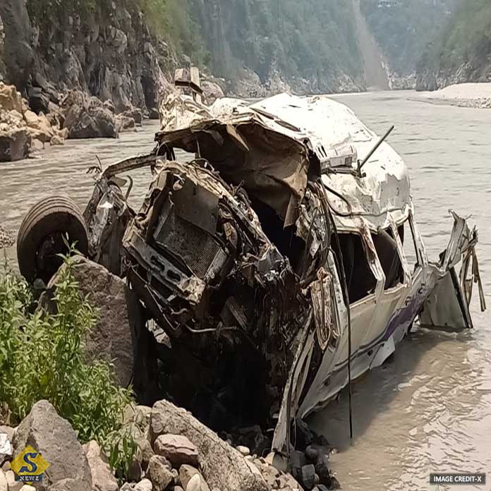 Rudraprayag a khade gari Mrityu barchhe