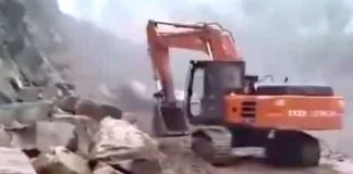 কেদারনাথে ধসে চাপা পড়ে মৃত ৩ পুণ্যার্থী 3 pilgrims died after collapsing in Kedarnath