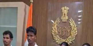 ছত্তীসগঢ়ে পুলিশের কাছে ৪ মাওবাদীর আত্মসমর্পণ 4 Maoists surrendered to the police in Chhattisgarh