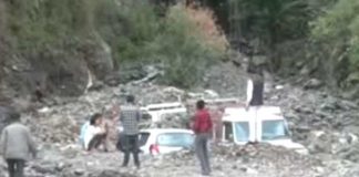 বৃষ্টি-বন্যা-ধসে বিপর্যস্ত দেশের একাংশ A part of the country affected by rains floods and landslides