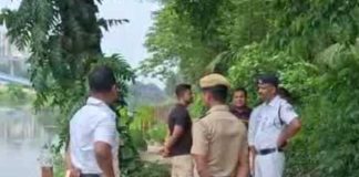 BAGJOLA KHALE HAT PAA BANDHA DEHO