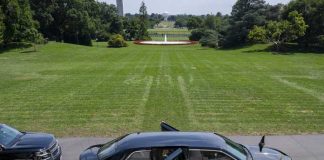 করোনামুক্ত হয়ে হোয়াইট হাউসে ফিরলেন বাইডেন Biden returned to the White House free of corona