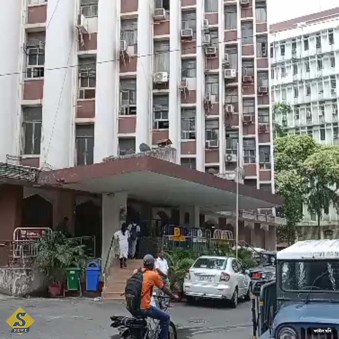 CBI interrogation of S. Basu Roy organization workers CBI interrogation of S. Basu Roy organization workers