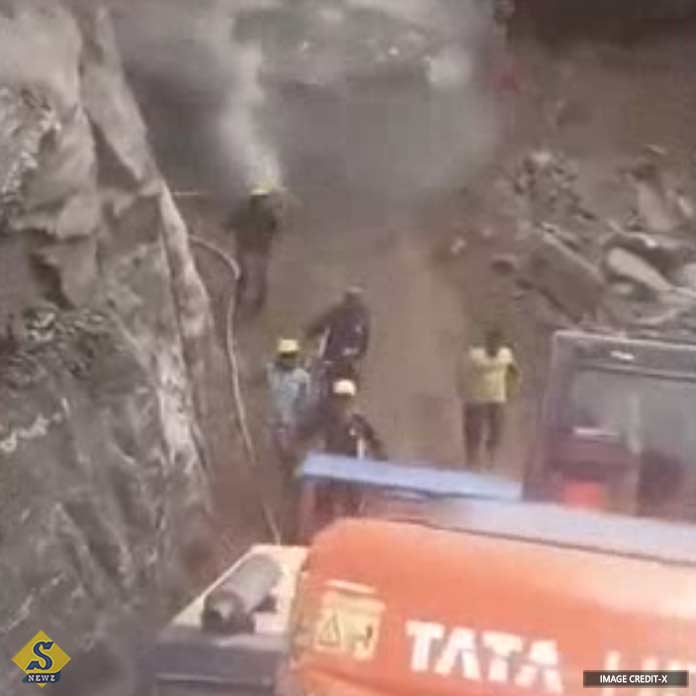 Collapse again on Badrinath highway rescue workers