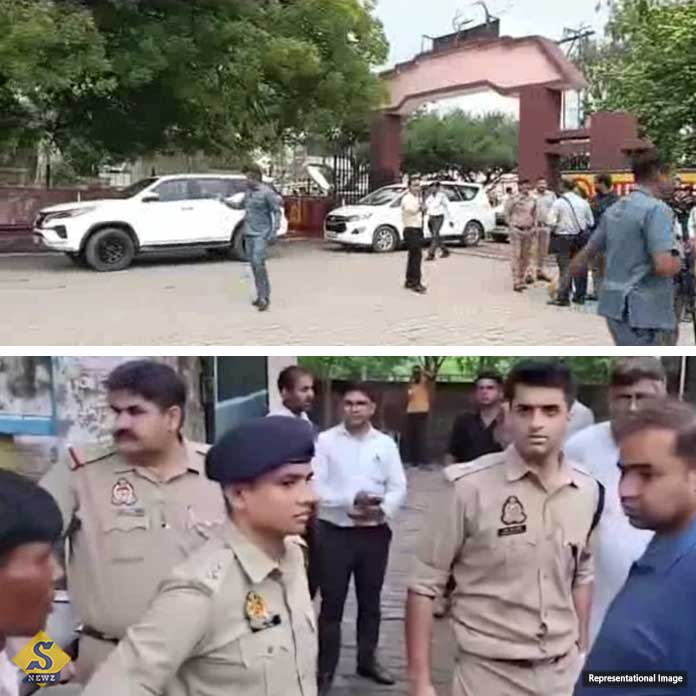 Hathors Police at religious gurus ashram