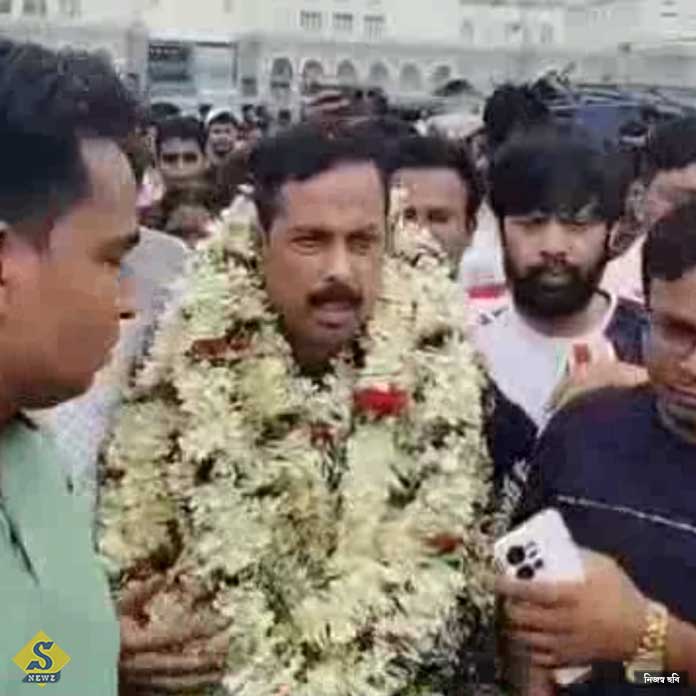 JAIL MUKTIR POR ARABUL K BARON