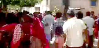 জমি বিবাদ, ইসলামপুরে প্রৌঢ়কে পিটিয়ে খুন Land dispute old man beaten to death in Islampur