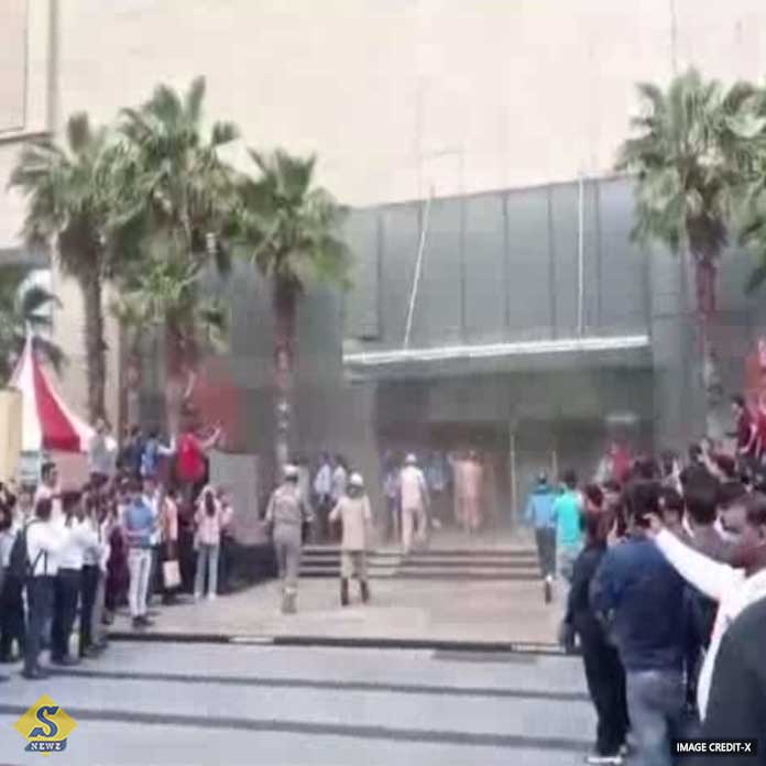 Noida shopping mall fire injured firemen