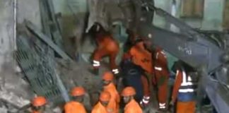 Old woman with 2 granddaughters died in house collapse in Gujarat