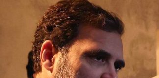 Rahul is next to Hathors relatives