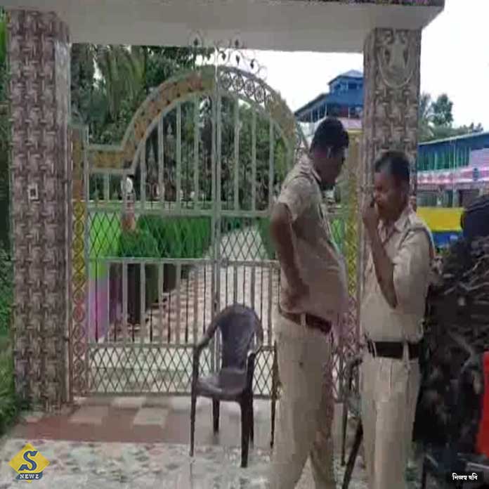 SARA RAAT ULTOKORE JHULIYE MAAR ARO KIRTI JAMAL ER