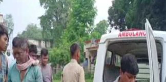 টোটো চার্জ দিতে গিয়ে বিদ্যুৎস্পৃষ্ট হয়ে মৃত চালক TRAIN ER DHAKKAY JAKHOM BRIDDHER BINA CHIKITHSAY MRITYU 1