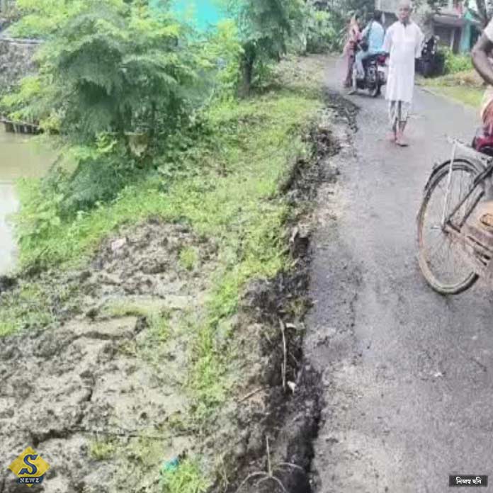 The foundation of the house due to the pond collapse panic on the road