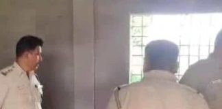 বেআইনি বাজি কারখানার ল্যাব পিয়ালিতে, গ্রেফতার ৮ beaayini bazi karkhana 1