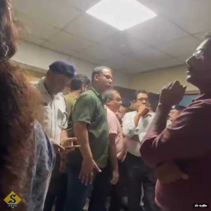 After the recovery of the body the crowd in the seminar room Sandeep Ghanishtha also appeared