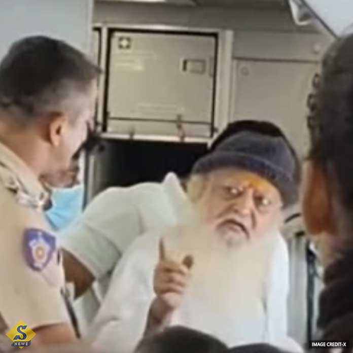 Asaram Bapur sentenced for threatening the police