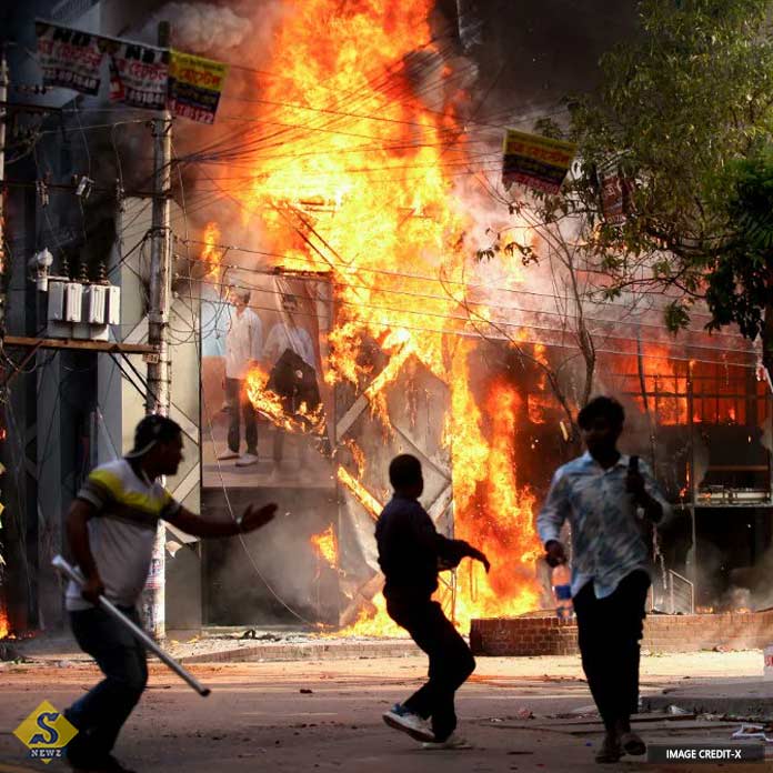 Attack fire robbery in Bangladesh