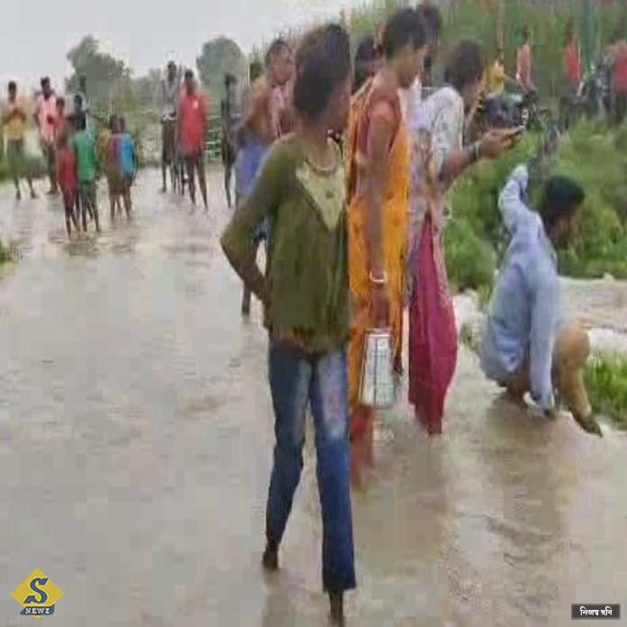 Bhutni village of Maldar in the face of flood situation