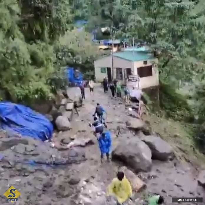 Cloud breaking rain in Kedarnath 200 pilgrims stuck