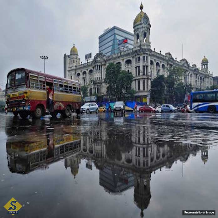 KOLKATA SAHO DAKSHIN BANGE BHARI BRISHTIR SAMVABONA