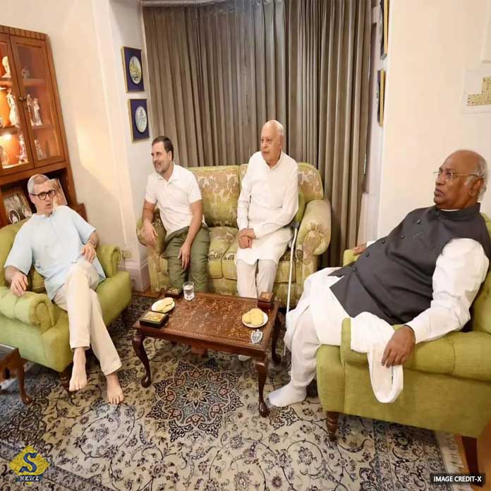 Kashmir  NC Congress stuck in seat agreement