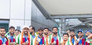 দেশে ফিরল অলিম্পিকে পদকজয়ী হকিদল Olympic medal winning hockey team returned to the country