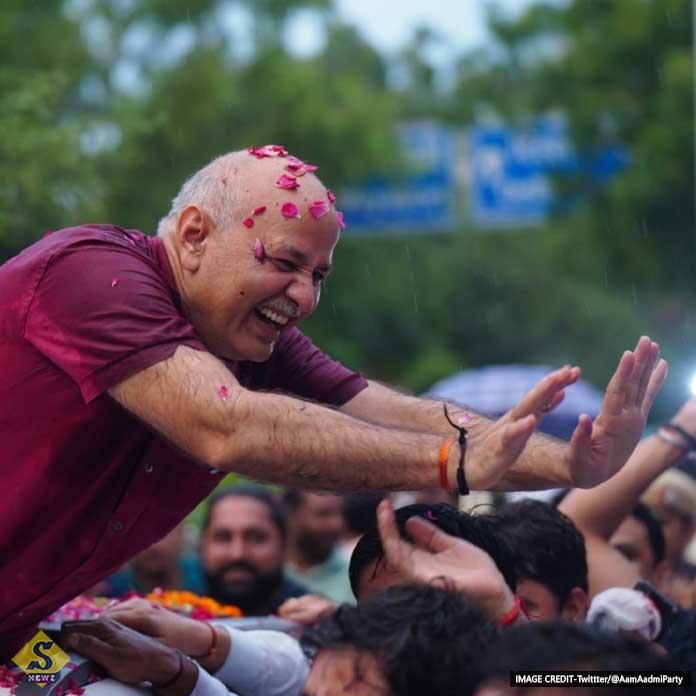 Sisodia freed from jail after 17 months tears in tears