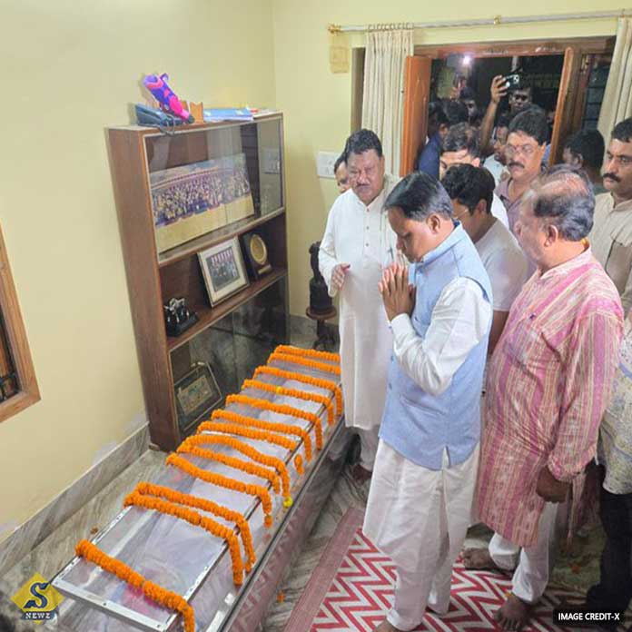 Union Ministers wife dies of dengue