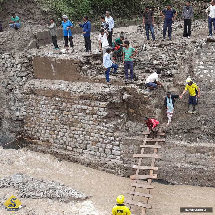 bristi dhos e biporjostho kedarnath