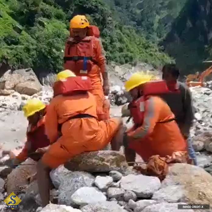 himachal pradesh megh vanga bristi mrito 13