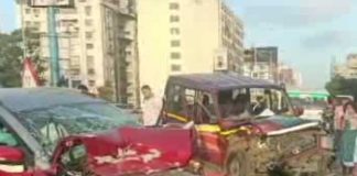 2 cars collide on Maa flyover several injured