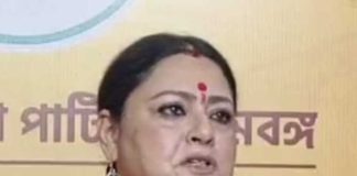মুখ্যমন্ত্রীকে গ্রেফতারের দাবি অগ্নিমিত্রা, বুদ্ধিজীবীদের তোপও