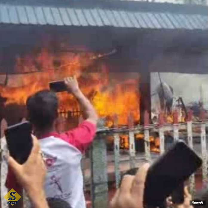 Fire-at-Ghutiari-Sharif-station