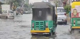 বৃষ্টিতে উত্তরপ্রদেশে বন্যা পরিস্থিতি, মৃত ১৫