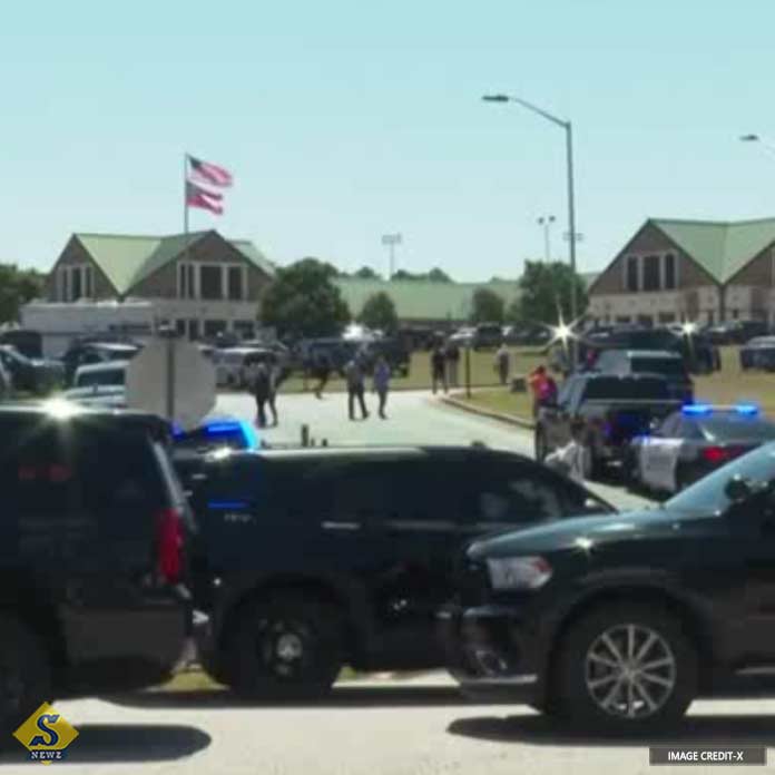 Gunman attacks US school 4 dead