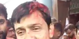 লাল আবির-গোলাপের অভিবাদন কলতানকে